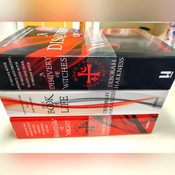 A Discovery of Witches 3 book paperback set - Picture 3 of 3